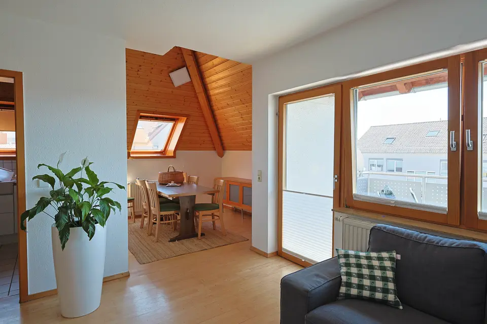 5 Zimmer Wohnung mit 109 m² in Böblingen – Bild 2