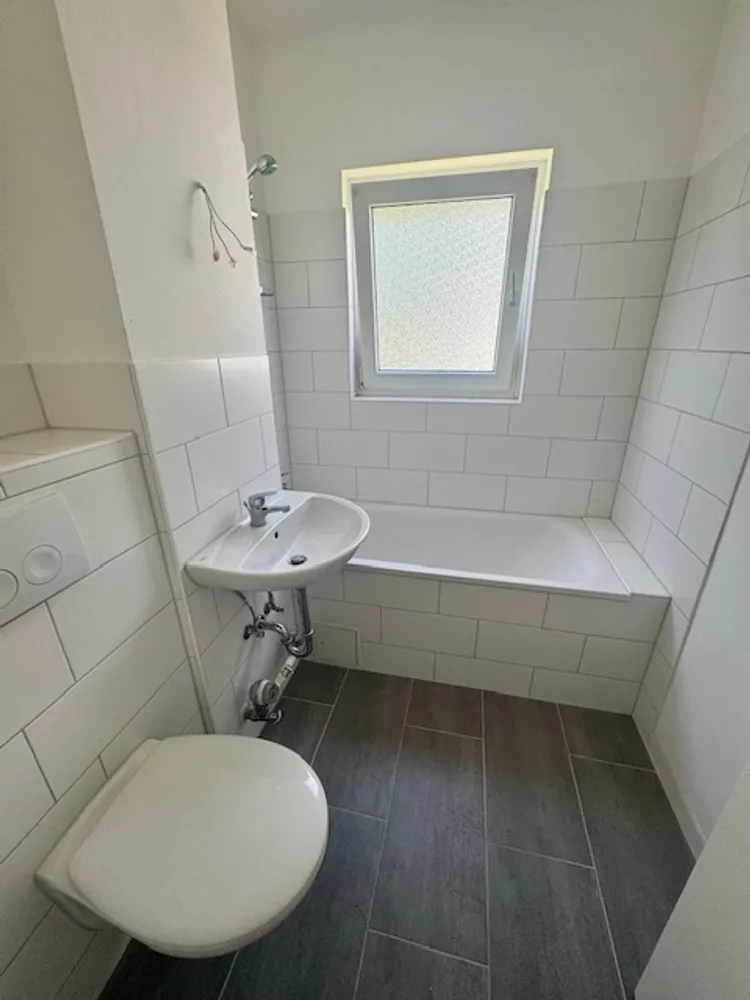4 Zimmer Wohnung mit 70 m² in Delmenhorst – Bild 2