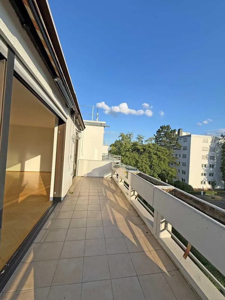 6 Zimmer Wohnung mit 200 m² in Oberursel (Taunus) – Bild 4