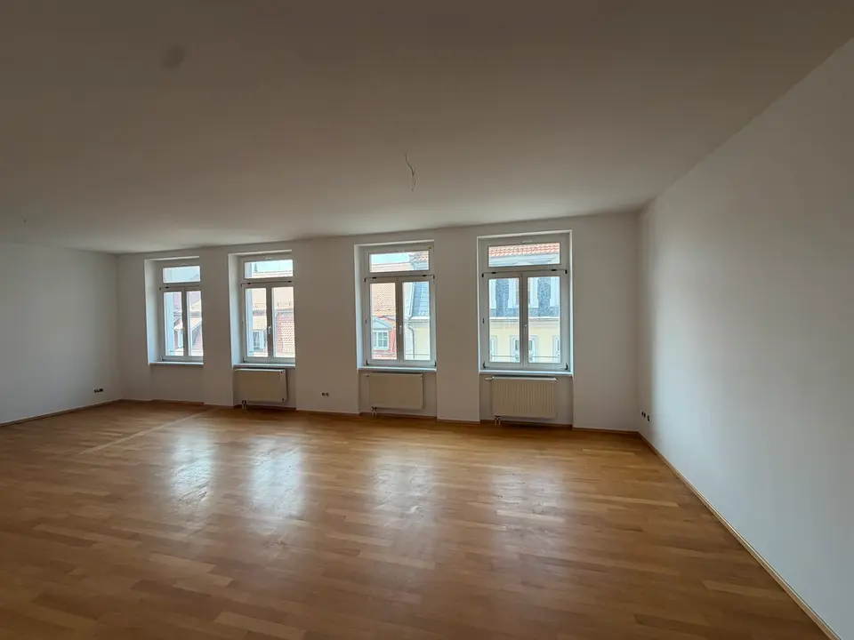 4 Zimmer Wohnung mit 102 m² in Erfurt – Bild 1