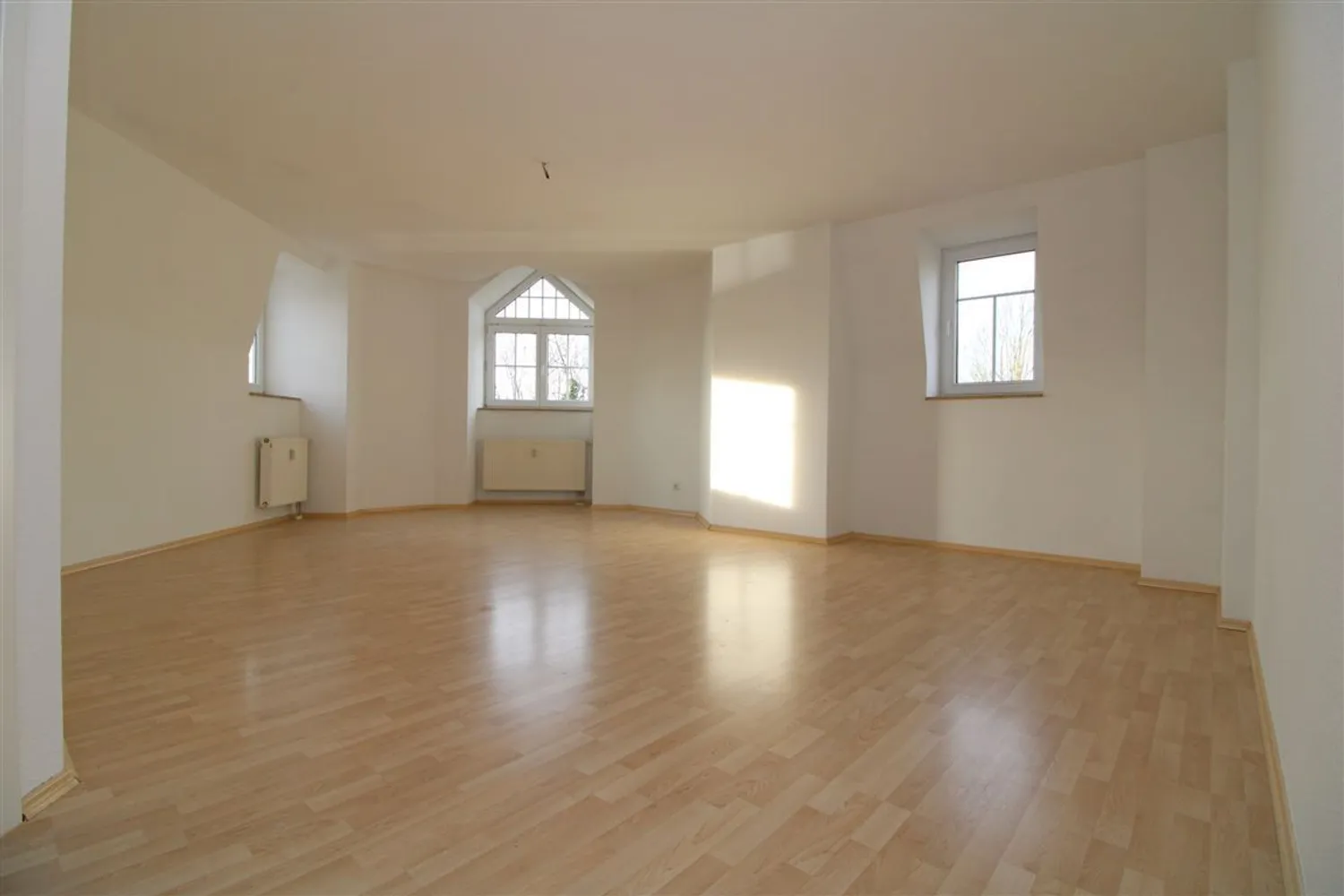 2 Zimmer Wohnung mit 63 m² in Plauen – Bild 2