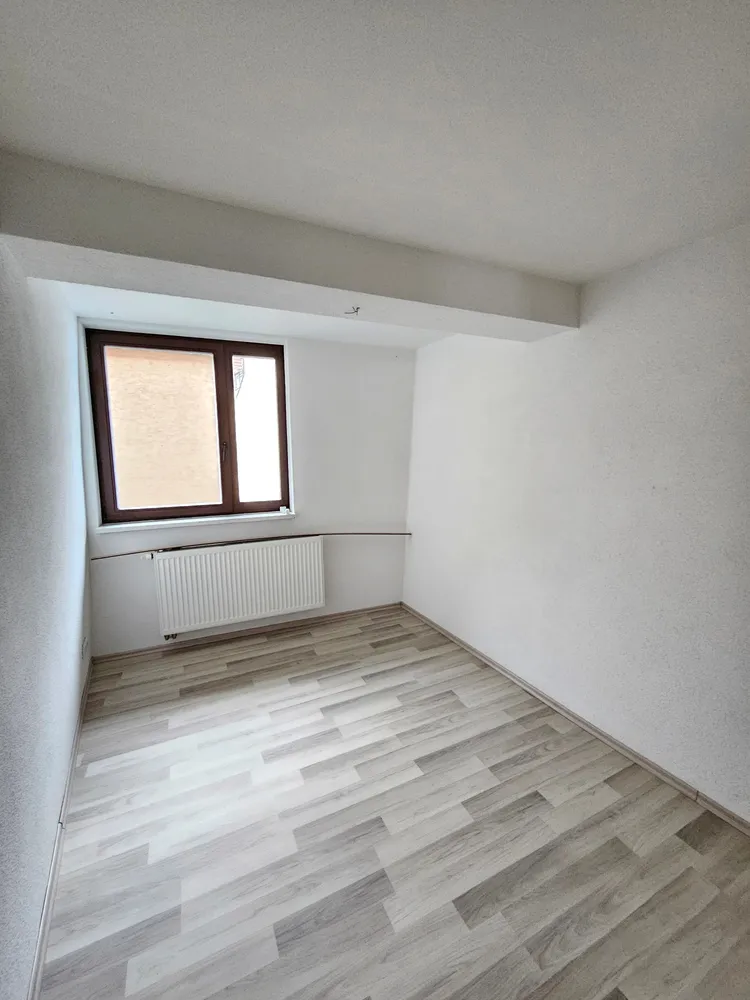 5 Zimmer Wohnung mit 200 m² in Schmalkalden – Bild 2