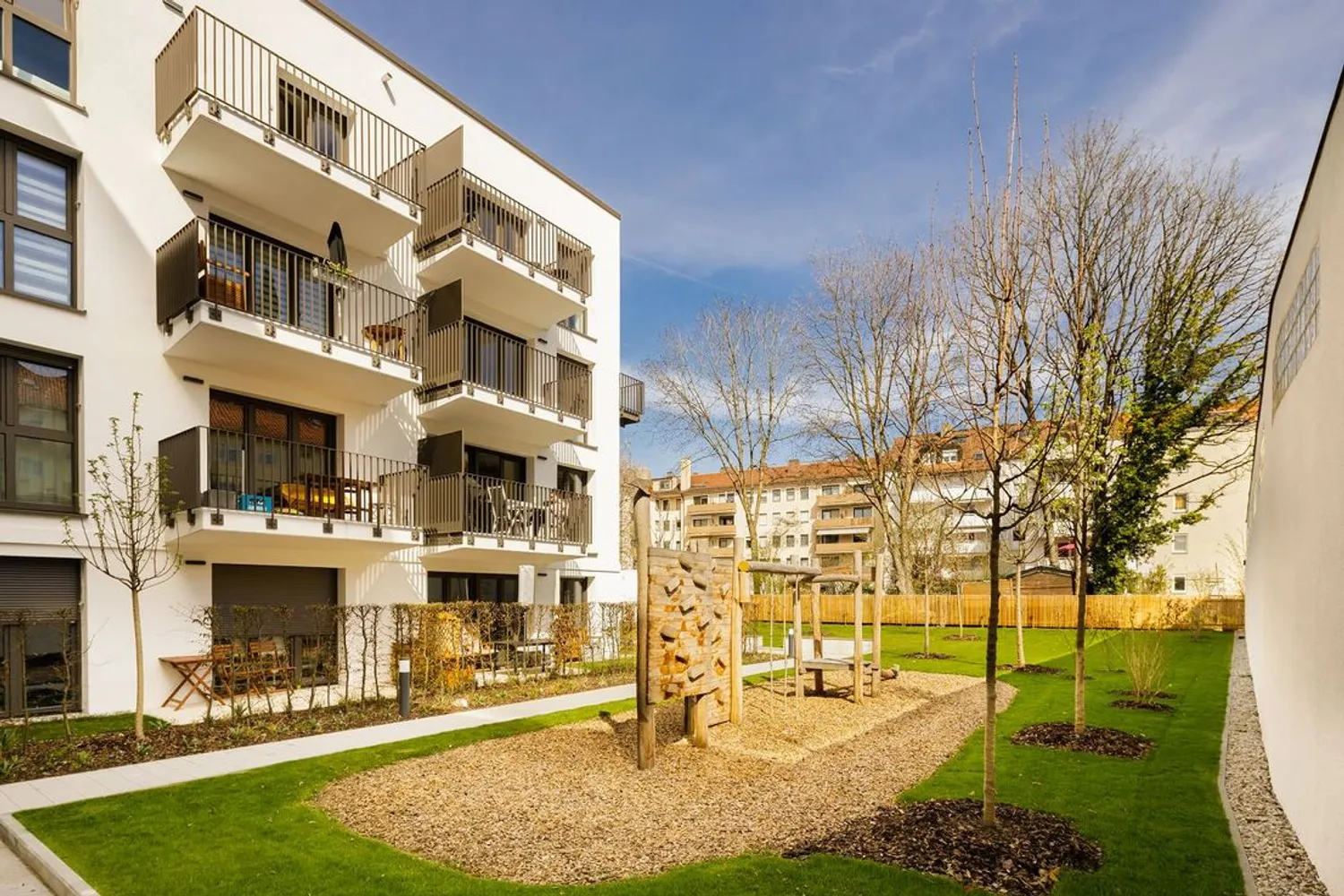 4 Zimmer Wohnung mit 95 m² in München – Bild 3