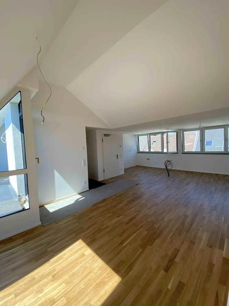2 Zimmer Wohnung mit 76 m² in Düsseldorf – Bild 2
