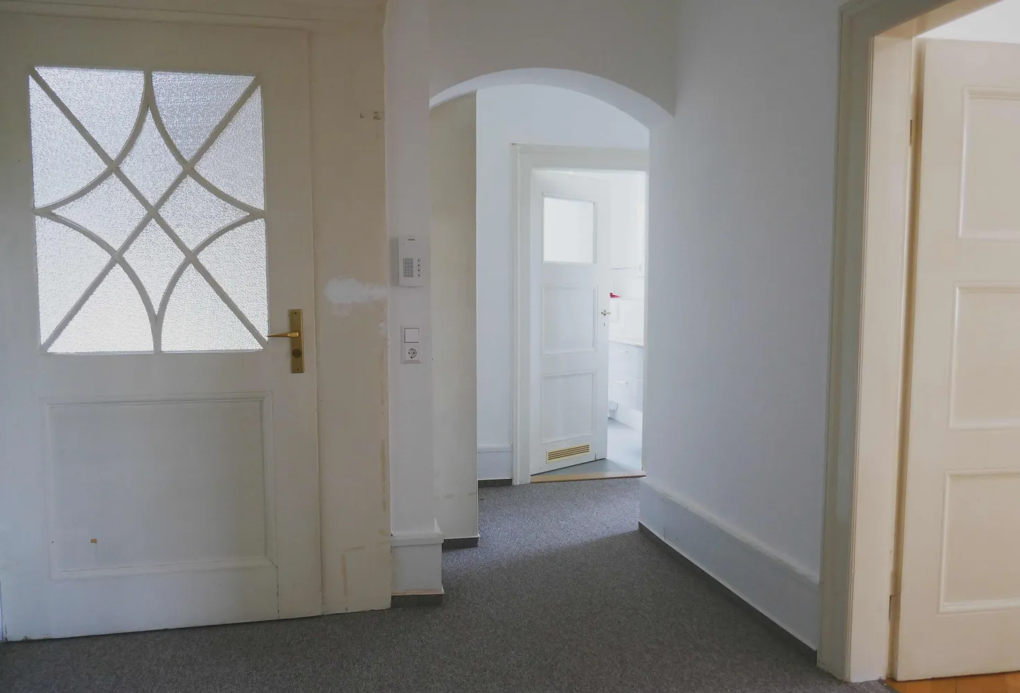 2 Zimmer Wohnung mit 104 m² in Karlsruhe – Bild 4