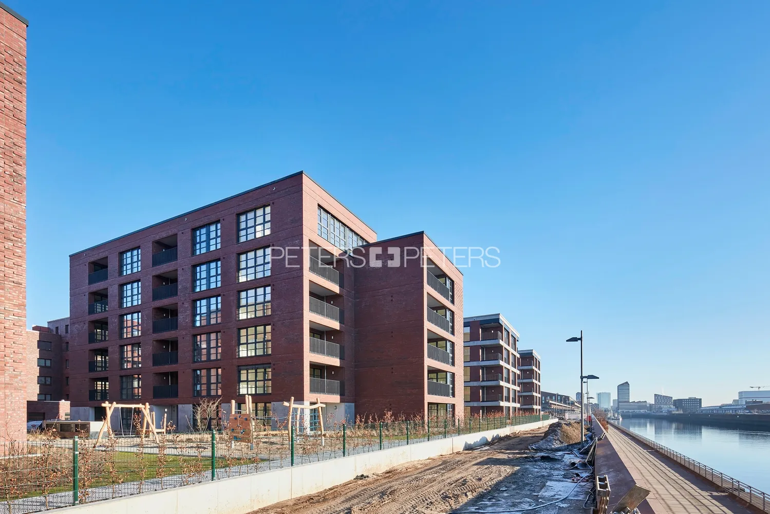 4 Zimmer Wohnung mit 148 m² in Bremen – Bild 1