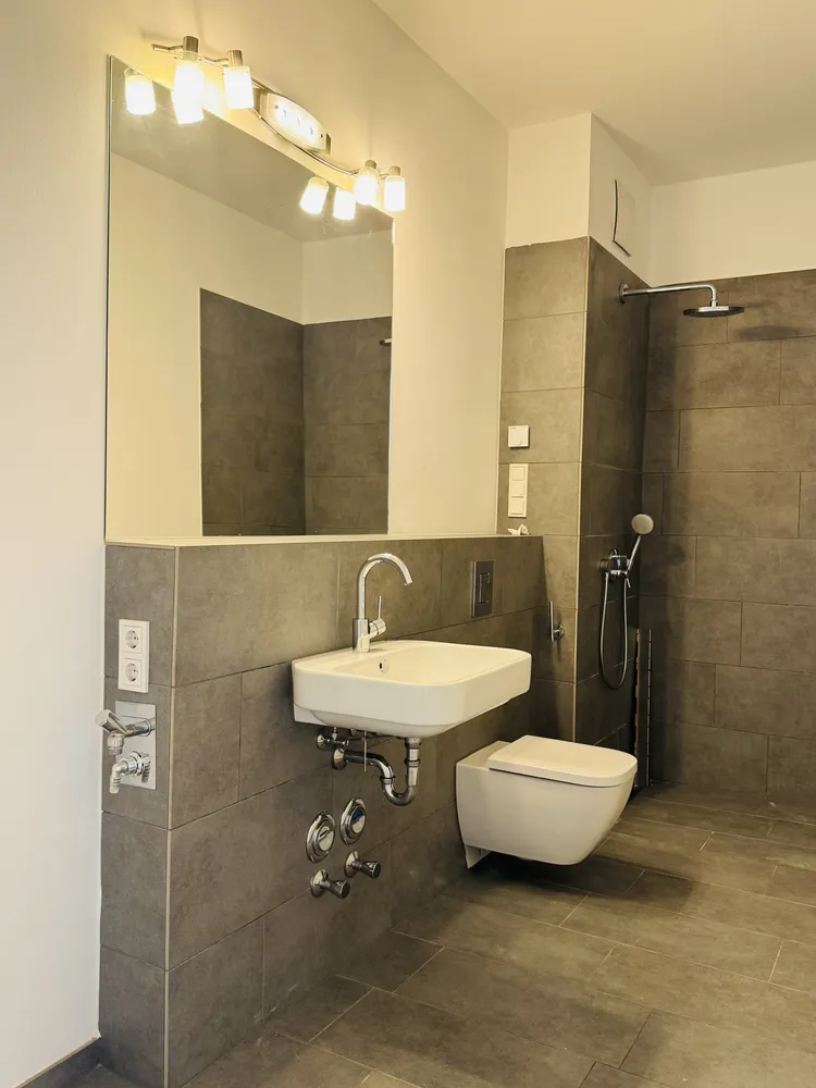 2 Zimmer Wohnung mit 75 m² in Berlin – Bild 6