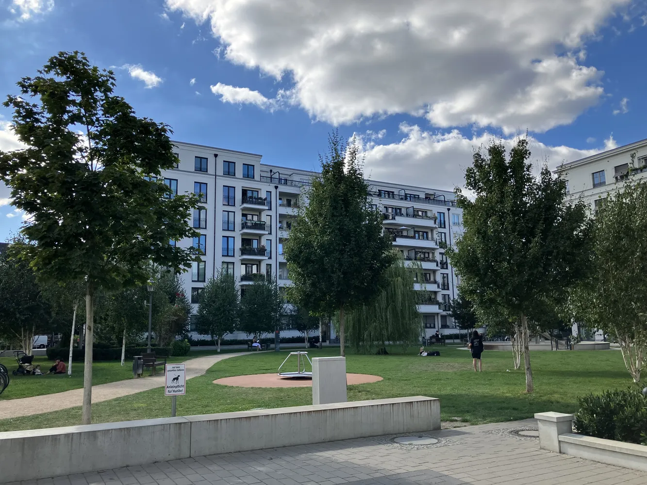2 Zimmer Wohnung mit 74 m² in Berlin – Bild 1