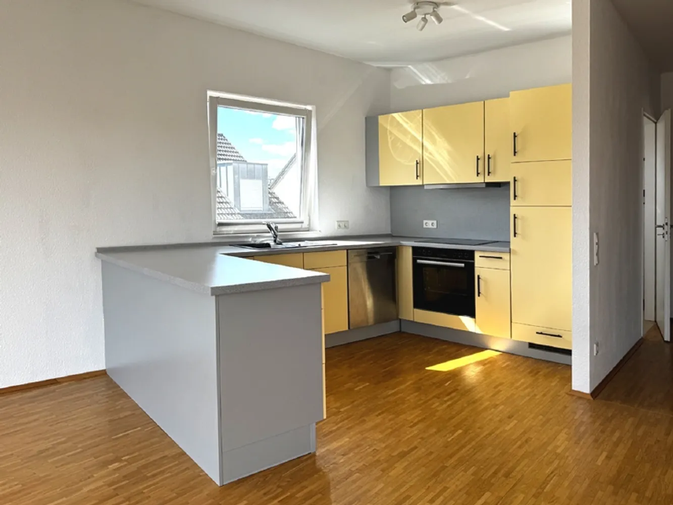 2 Zimmer Wohnung mit 79 m² in Köln – Bild 3