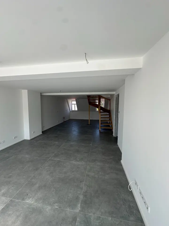 6 Zimmer Wohnung mit 117 m² in Crimmitschau – Bild 1