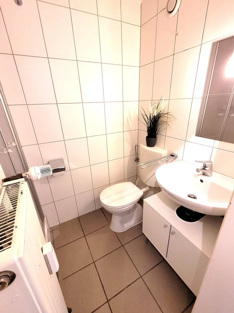 1 Zimmer Wohnung mit 25 m² in Köln – Bild 2