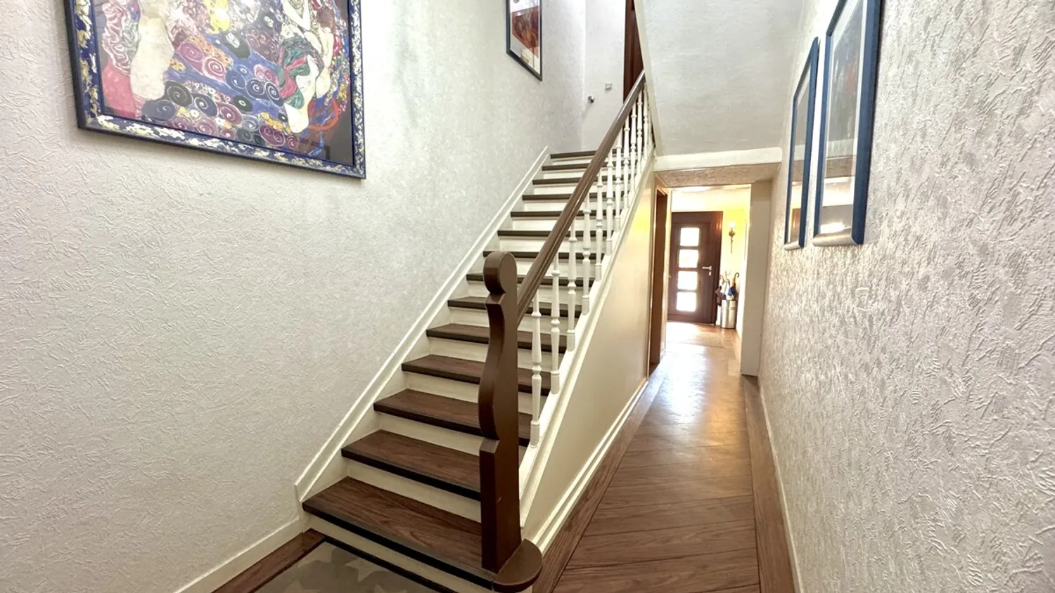 4 Zimmer Wohnung mit 129 m² in Essen – Bild 3