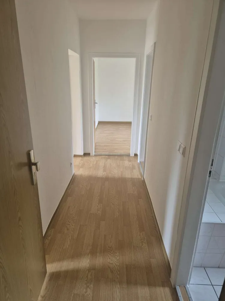 3 Zimmer Wohnung mit 68 m² in Weißenfels – Bild 2