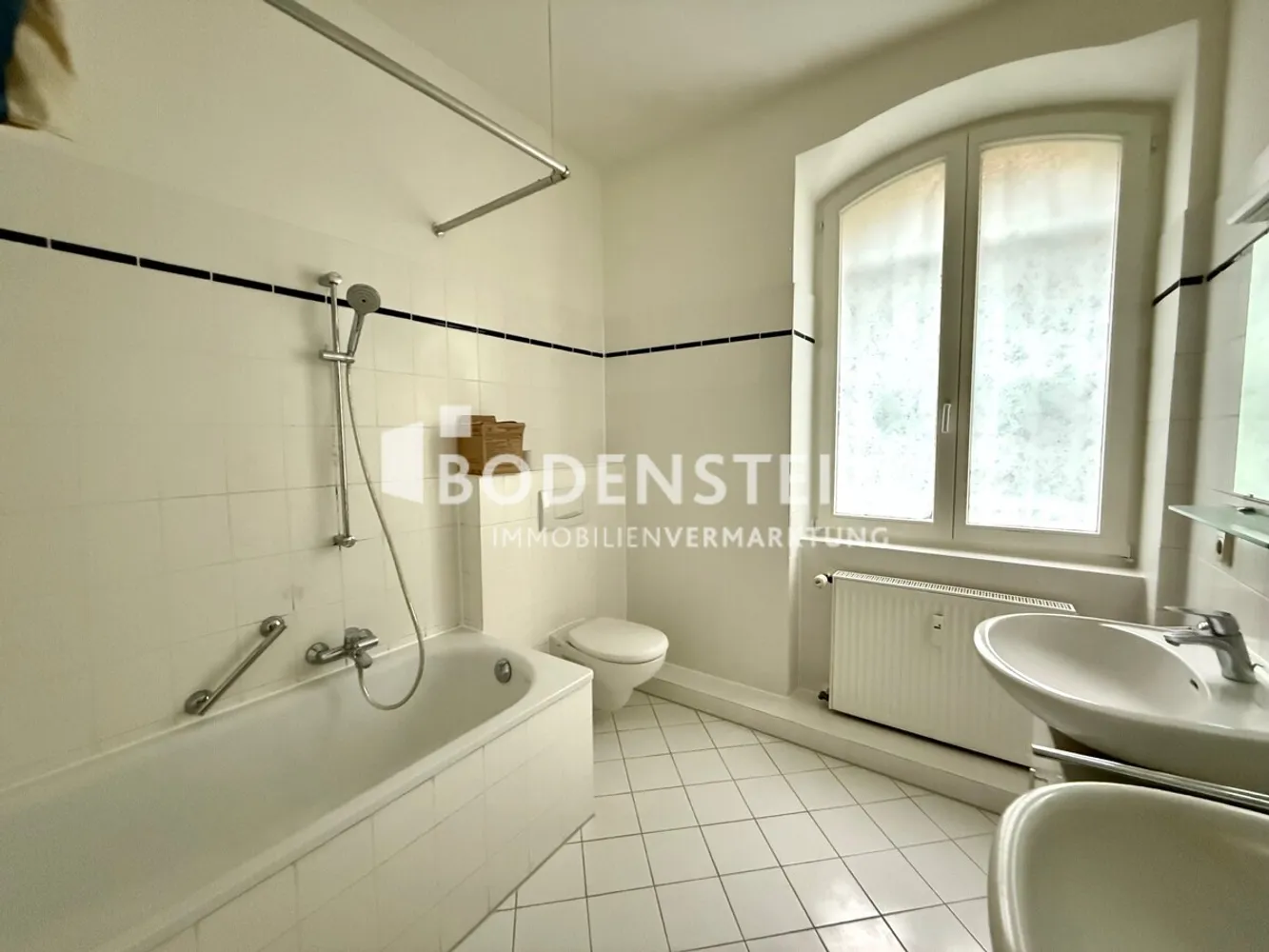 3 Zimmer Wohnung mit 108 m² in Wiesbaden – Bild 2