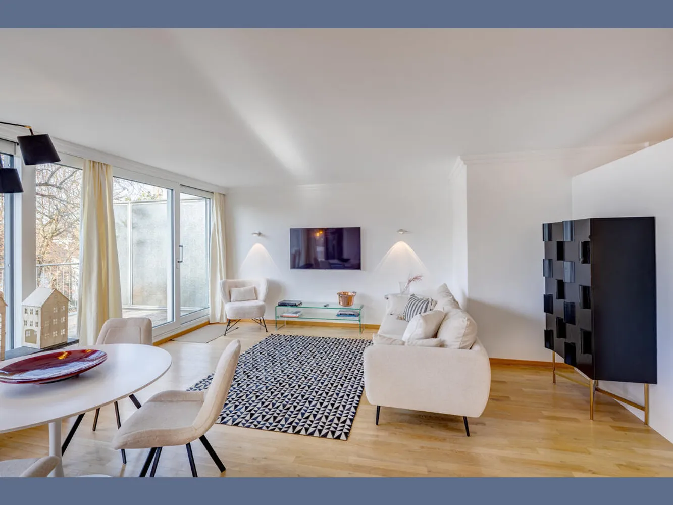 4 Zimmer Wohnung mit 180 m² in München – Bild 2