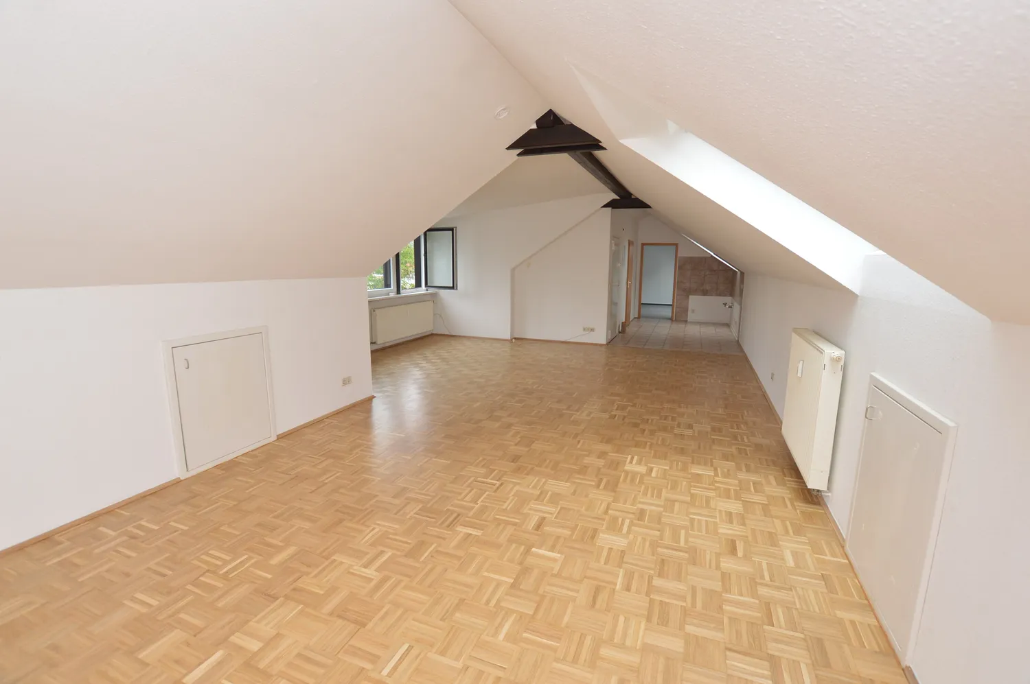 2 Zimmer Wohnung mit 82 m² in Langenhagen – Bild 3