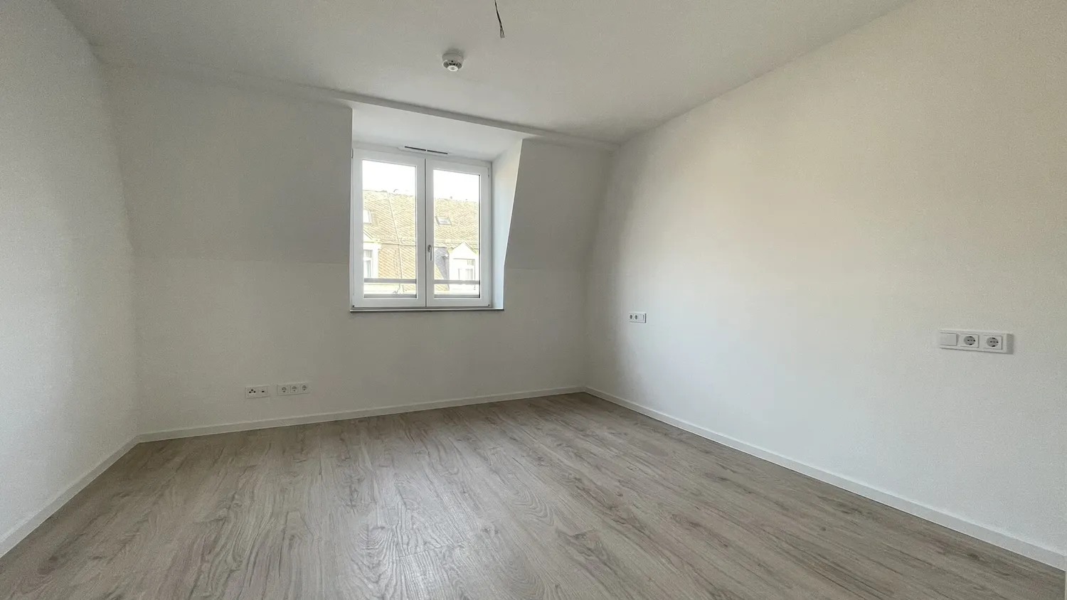 4 Zimmer Wohnung mit 105 m² in Dresden – Bild 4