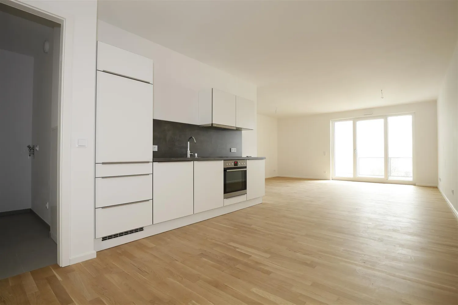 2 Zimmer Wohnung mit 75 m² in Dresden – Bild 2