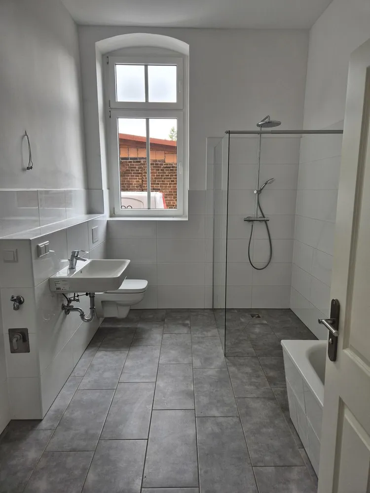 4 Zimmer Wohnung mit 126 m² in Finsterwalde – Bild 1