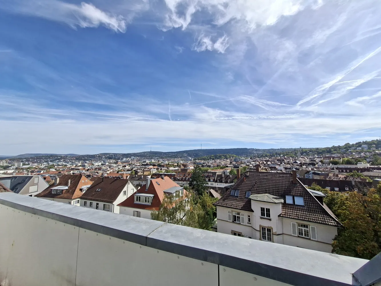 4 Zimmer Wohnung mit 105 m² in Stuttgart – Bild 1