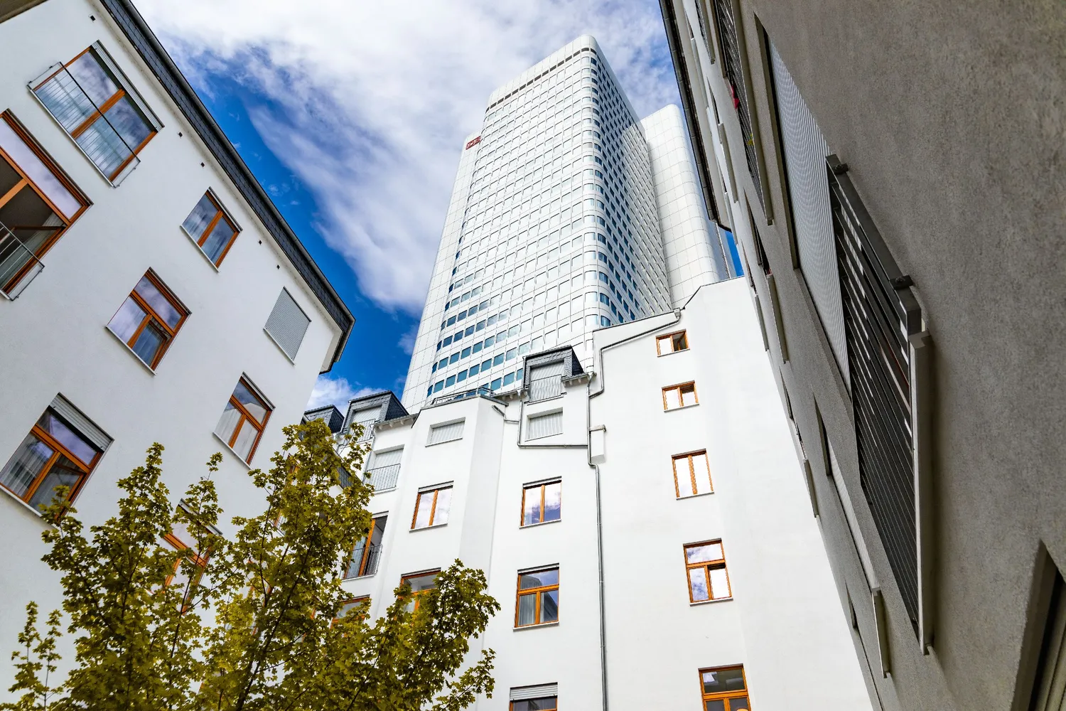 2 Zimmer Wohnung mit 73 m² in Frankfurt am Main – Bild 2