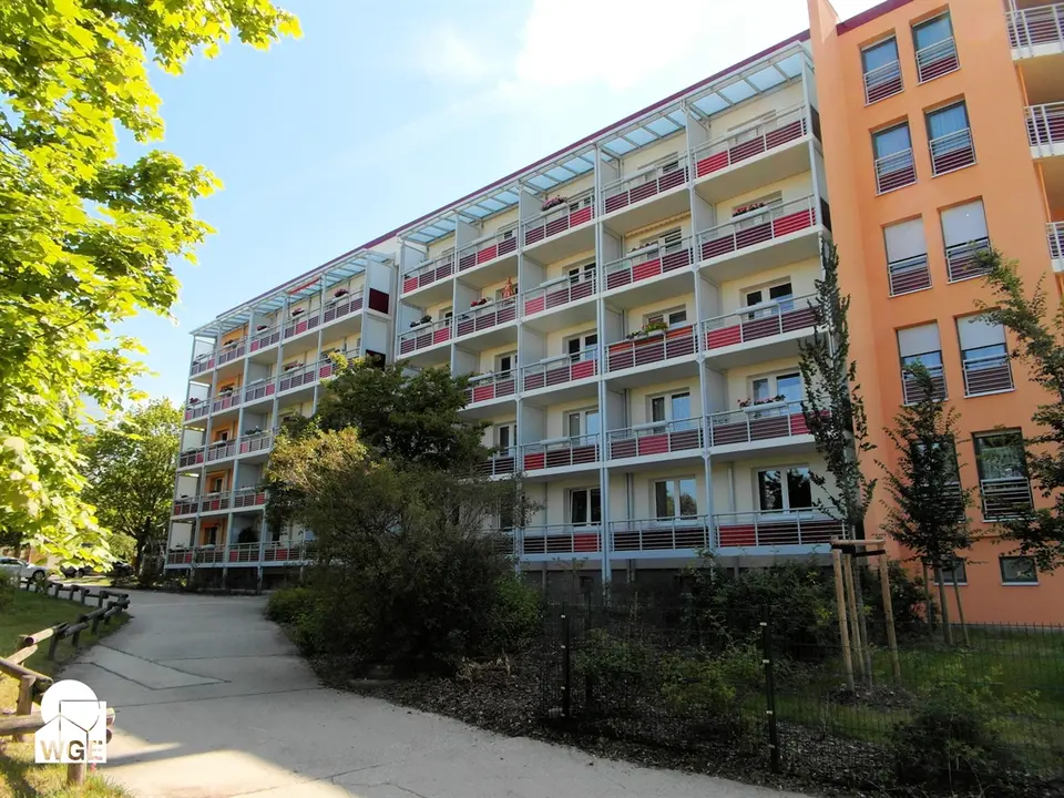 4 Zimmer Wohnung mit 97 m² in Halle (Saale) – Bild 1