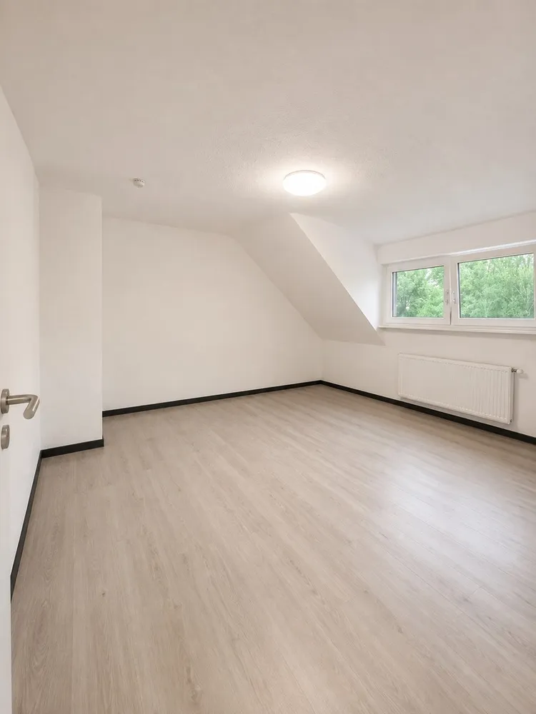 4 Zimmer Wohnung mit 77 m² in Karlsruhe – Bild 2
