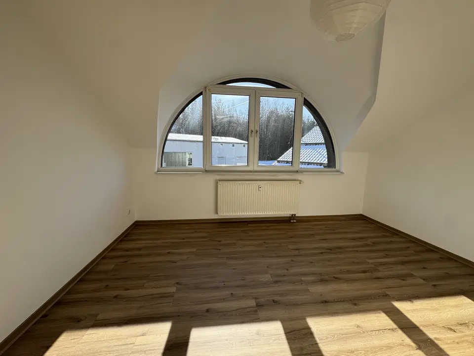 3 Zimmer Wohnung mit 80 m² in Suhl – Bild 2
