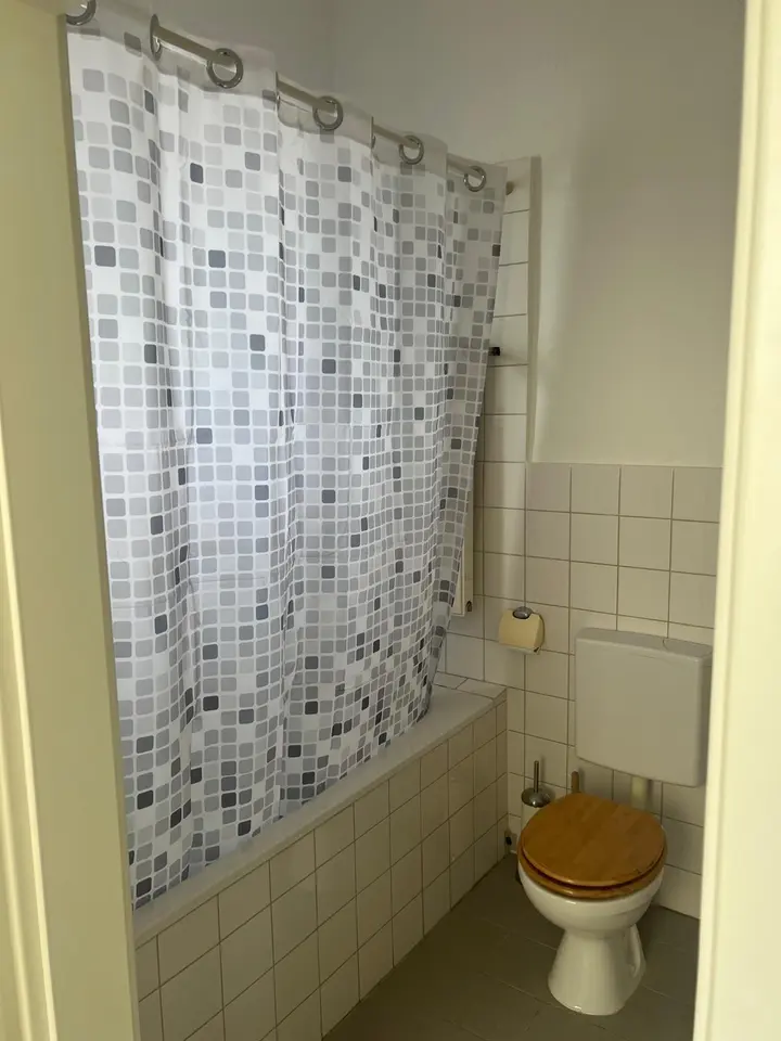 7 Zimmer Wohnung mit 12 m² in Bielefeld – Bild 9