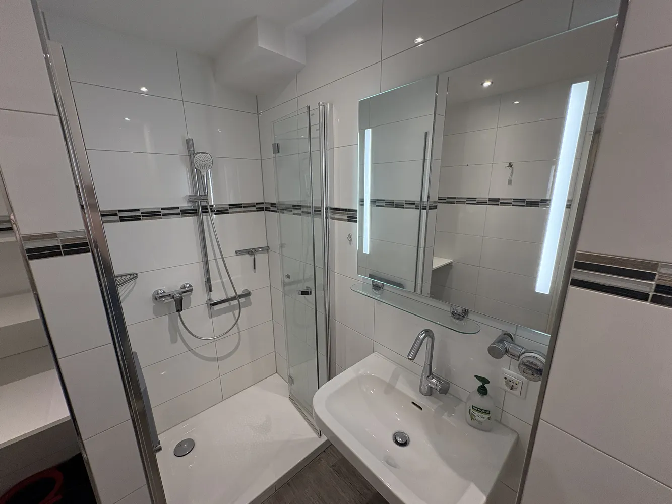 2 Zimmer Wohnung mit 58 m² in Krefeld – Bild 2