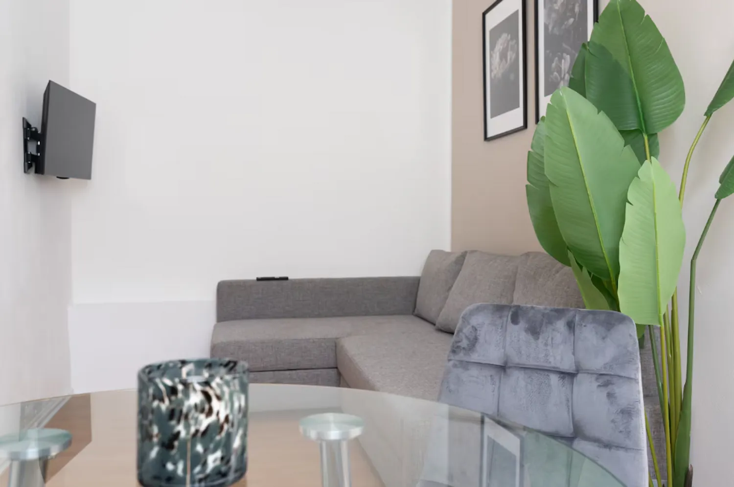 2 room apartment with 43 m² in Cologne – Photo 1