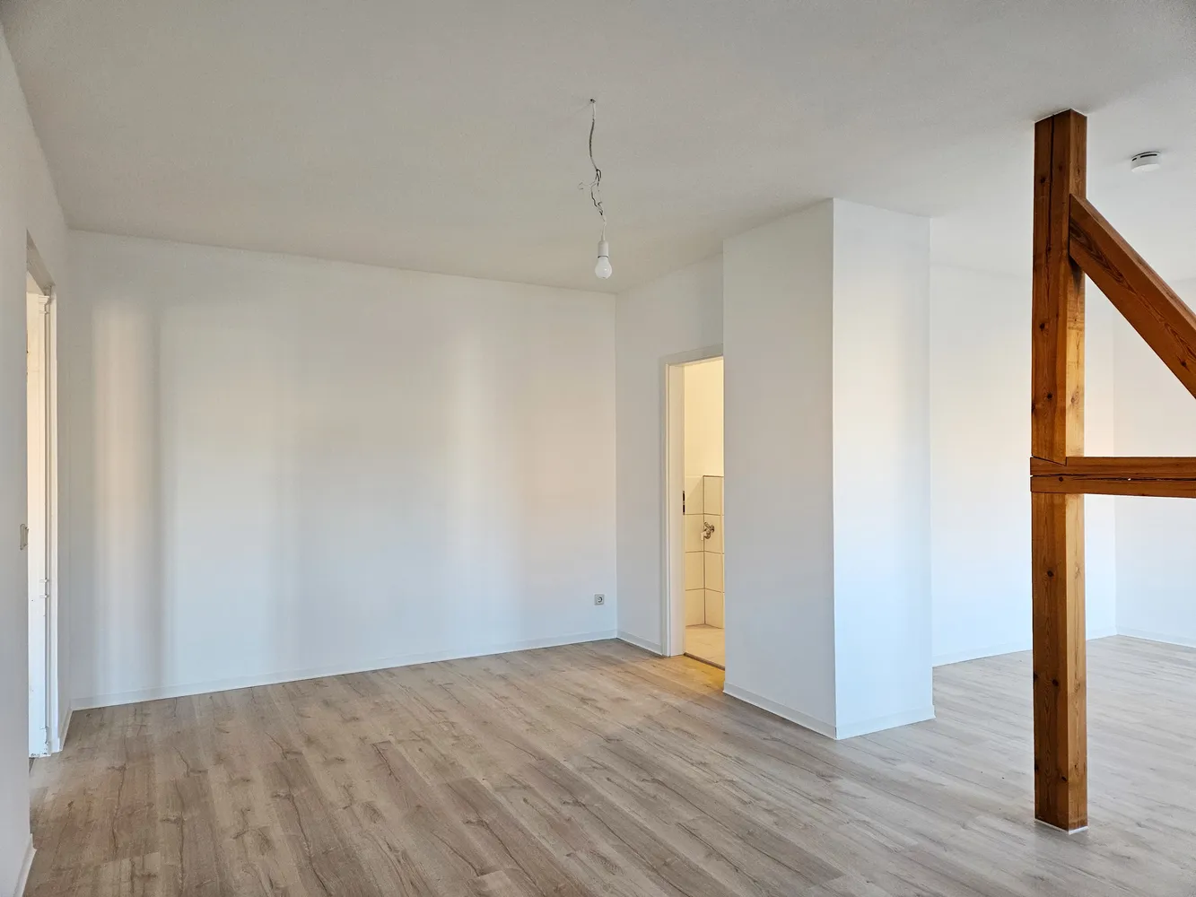 2 Zimmer Wohnung mit 85 m² in Halle (Saale) – Bild 9