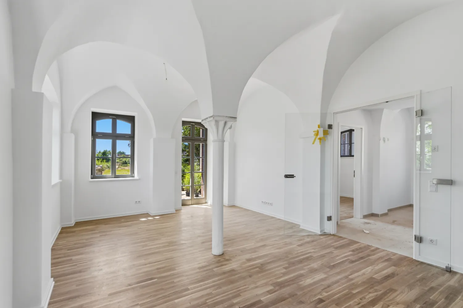 5 Zimmer Wohnung mit 138 m² in Halle (Saale) – Bild 2