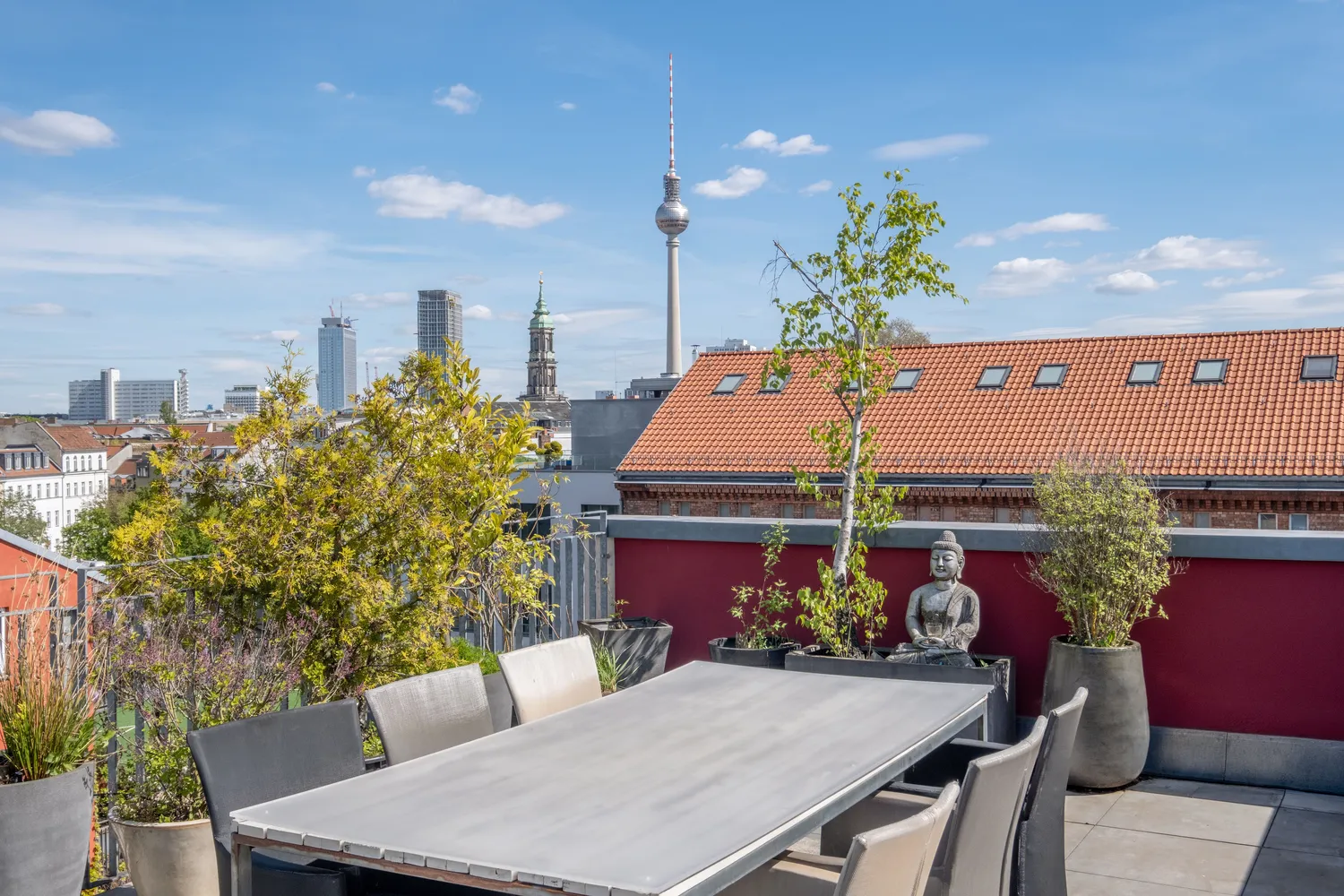 2 Zimmer Wohnung mit 160 m² in Berlin – Bild 1