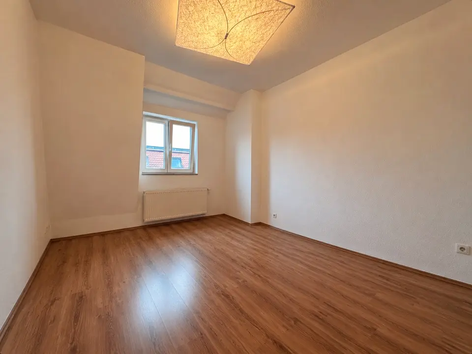 2 Zimmer Wohnung mit 77 m² in Magdeburg – Bild 2