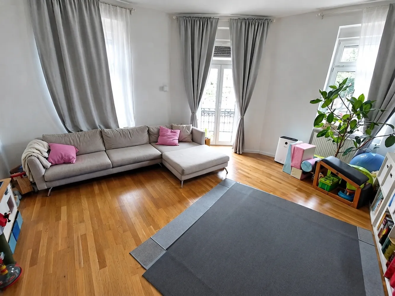 3 Zimmer Wohnung mit 93 m² in Karlsruhe – Bild 1