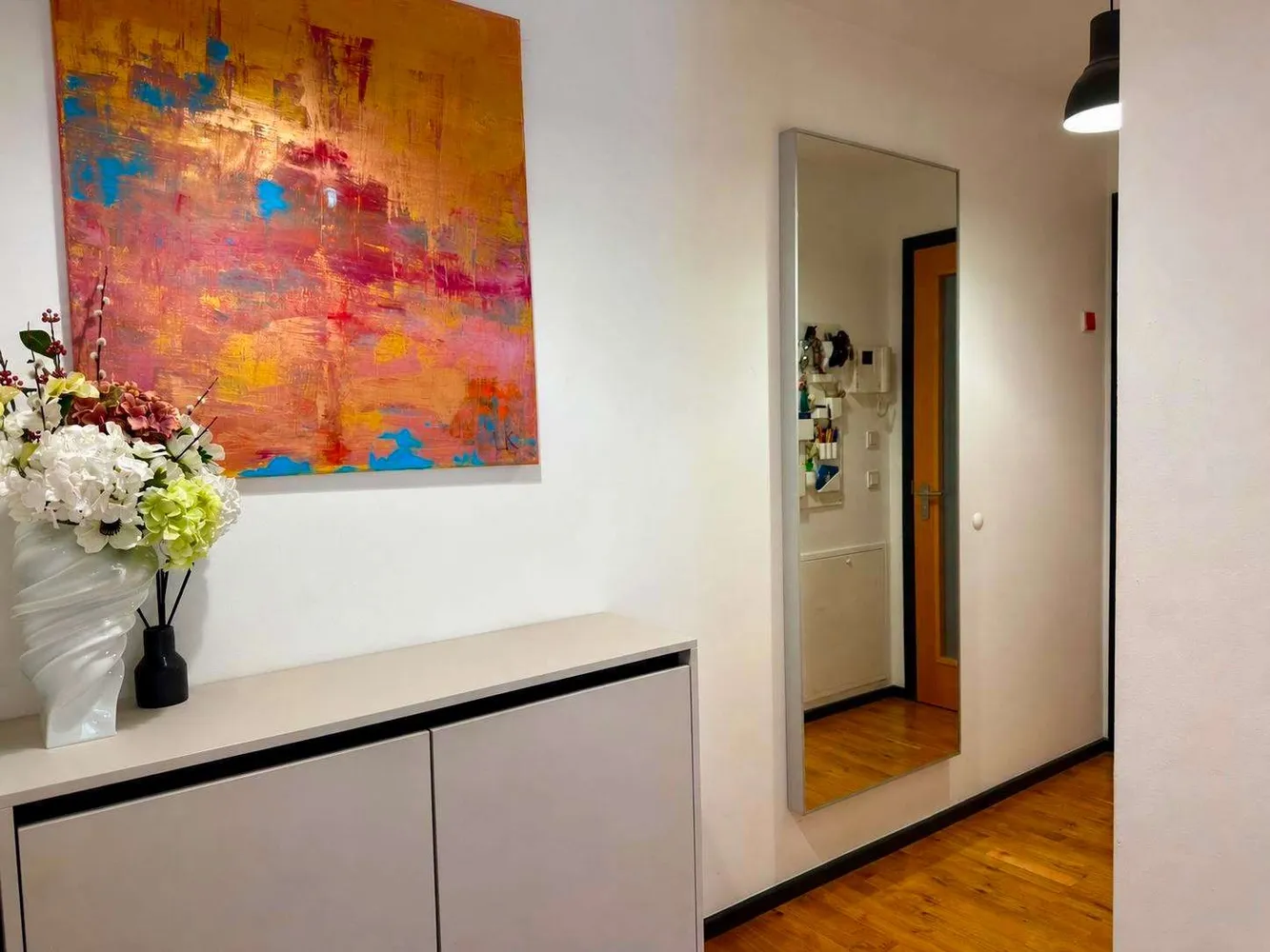2 Zimmer Wohnung mit 83 m² in Hamburg – Bild 2