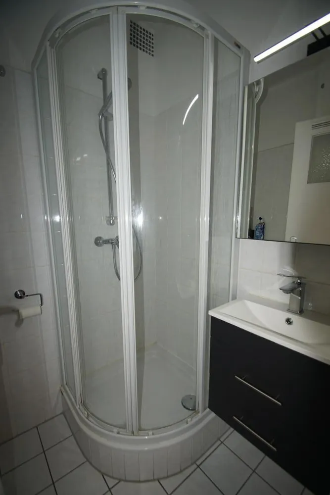 1 room apartment with 24 m² in Hanover – Photo 2
