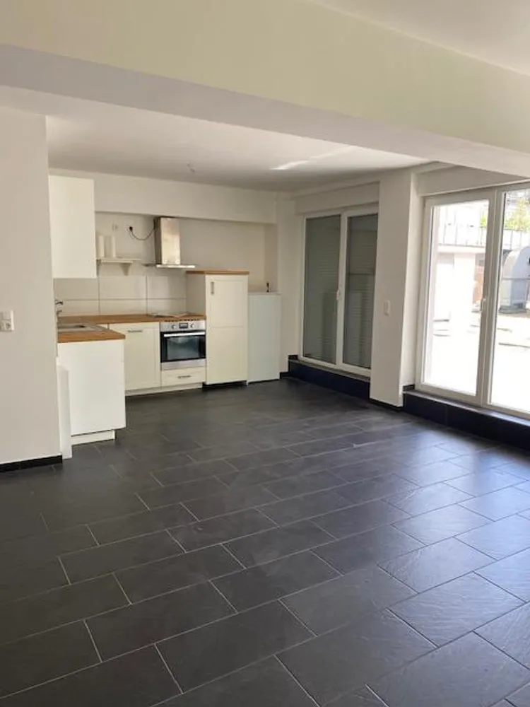 2 Zimmer Wohnung mit 98 m² in Duisburg – Bild 1