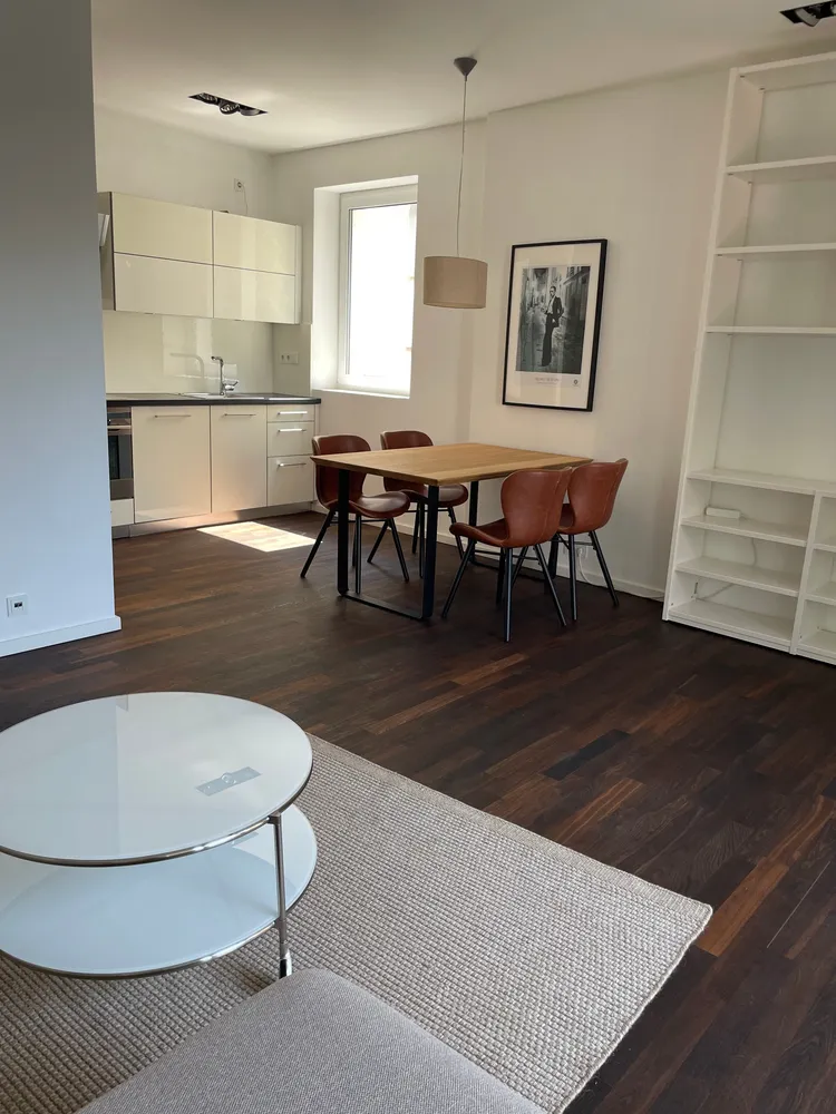 2 Zimmer Wohnung mit 67 m² in Frankfurt am Main – Bild 2