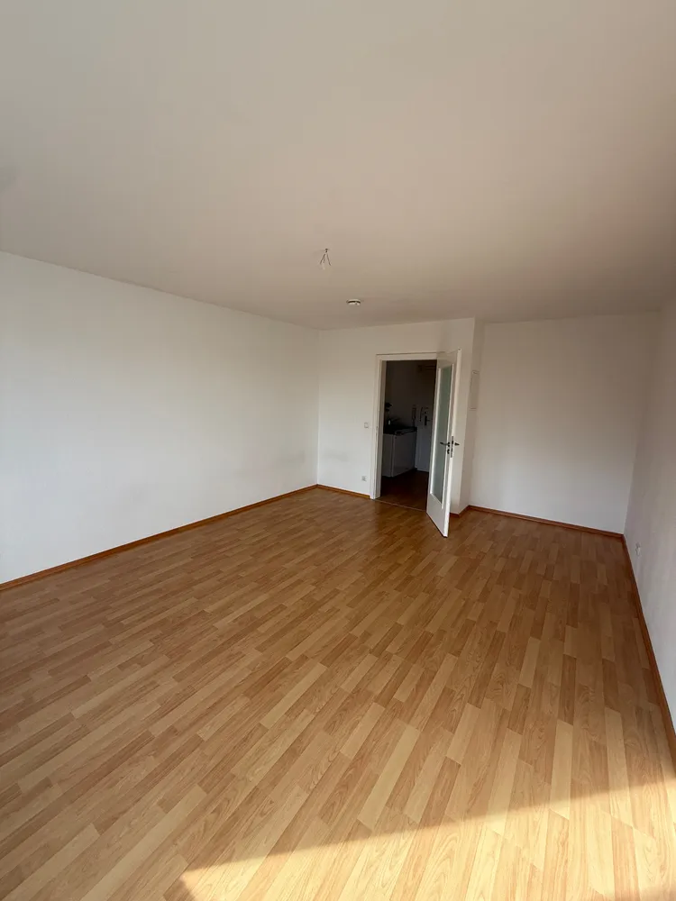1 room apartment with 30 m² in Munich – Photo 2