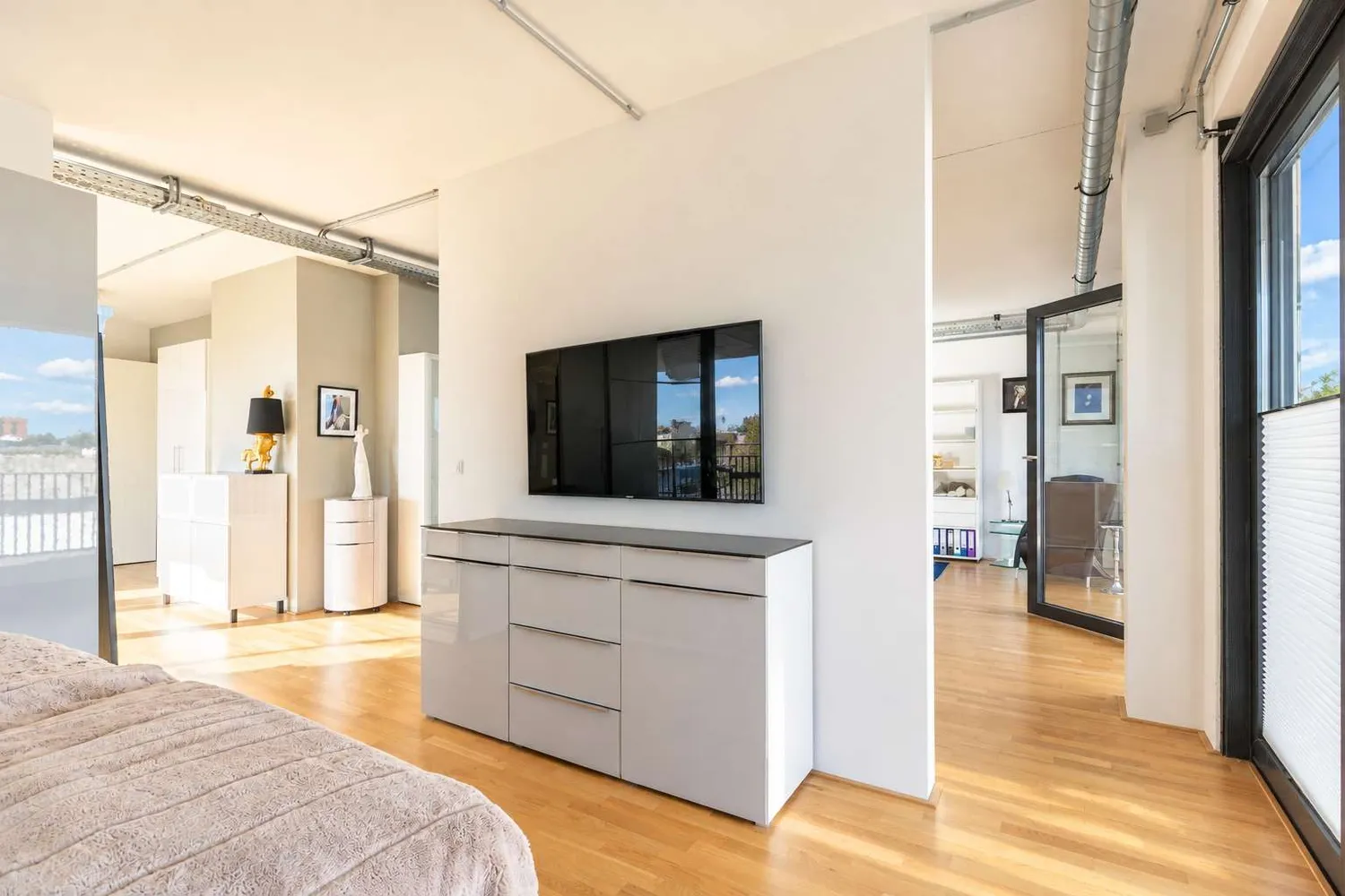 1 room apartment with 119 m² in Bremen – Photo 7