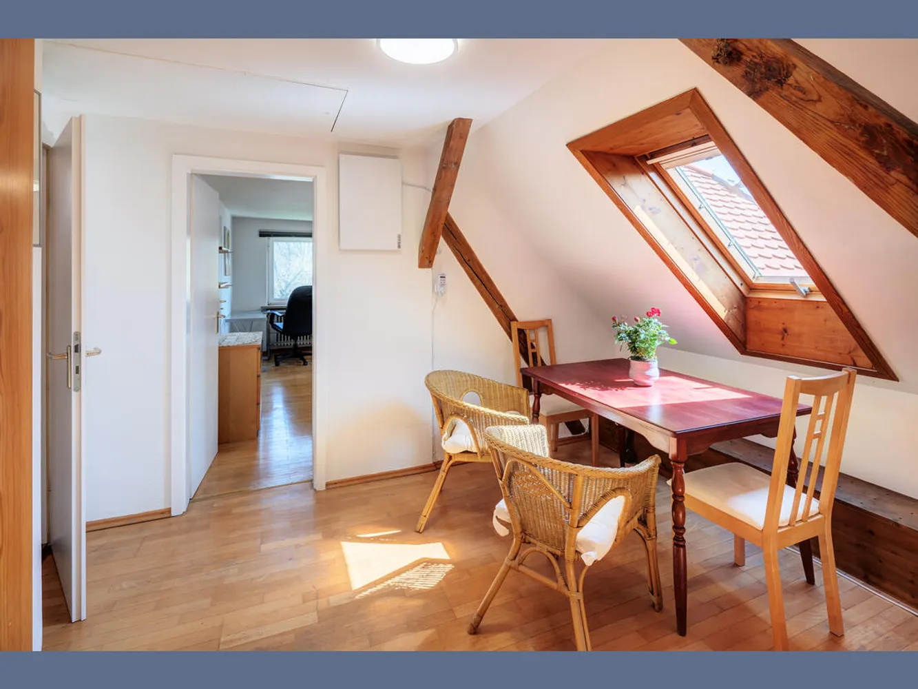 2 Zimmer Wohnung mit 54 m² in München – Bild 2