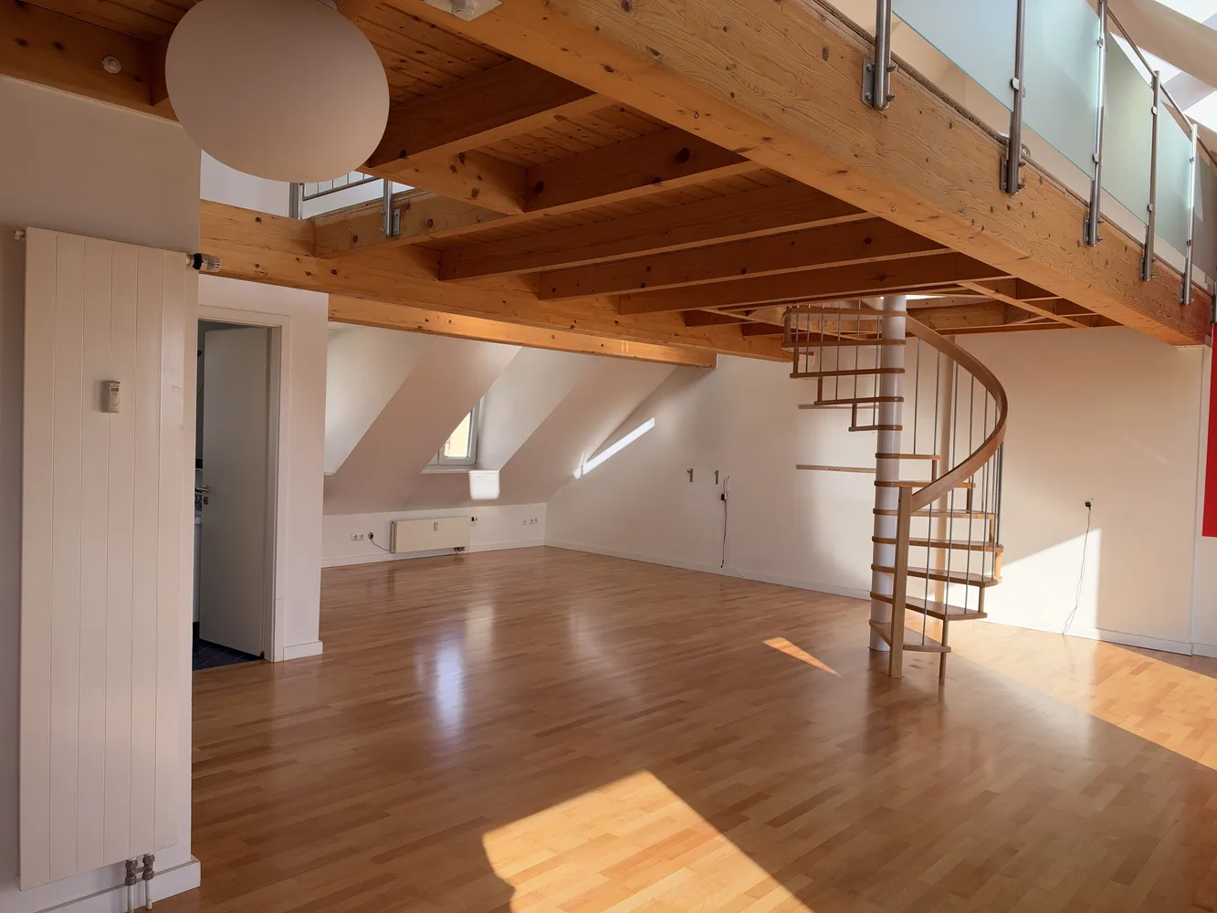 2 Zimmer Wohnung mit 92 m² in München – Bild 6