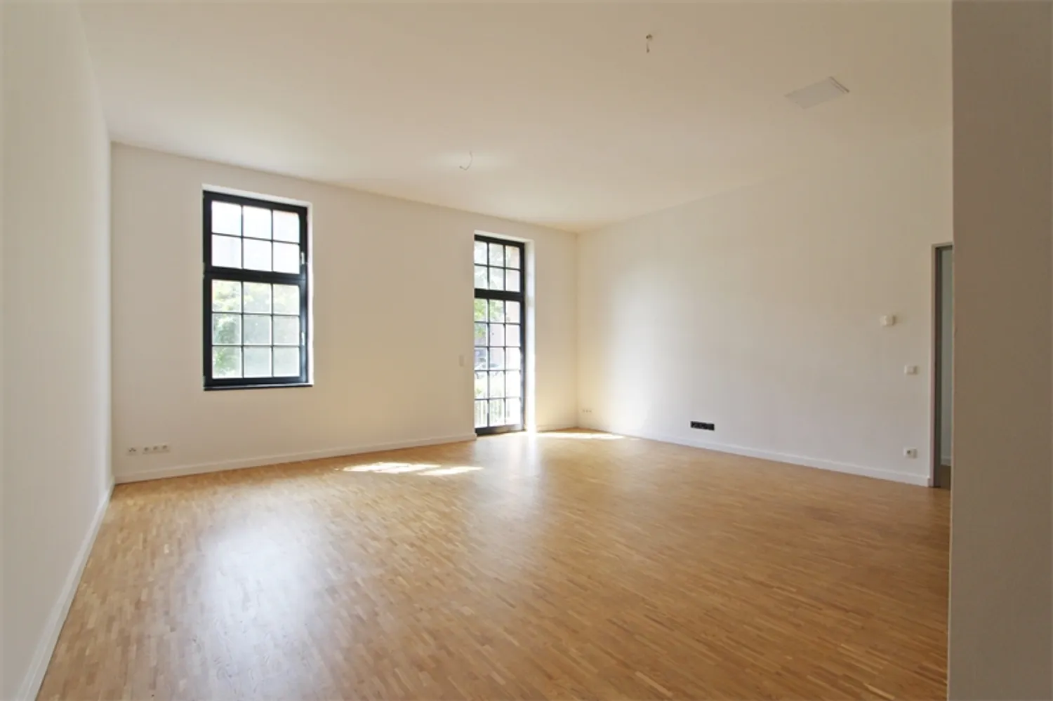 2 Zimmer Wohnung mit 81 m² in Berlin – Bild 1