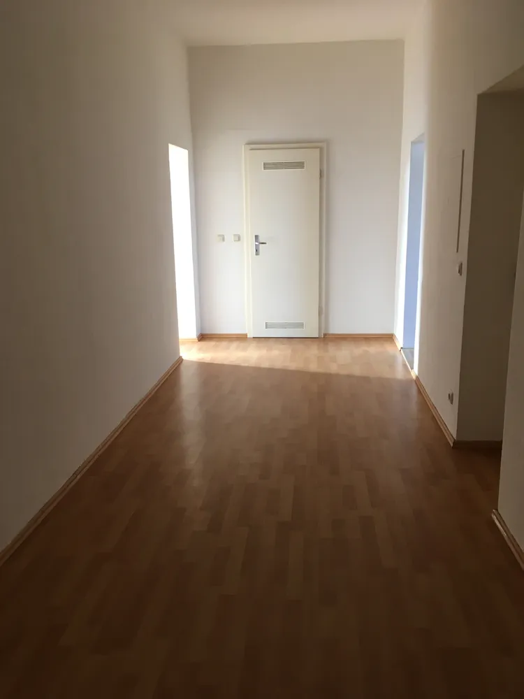 86 Zimmer Wohnung mit 150 m² in Gera – Bild 2