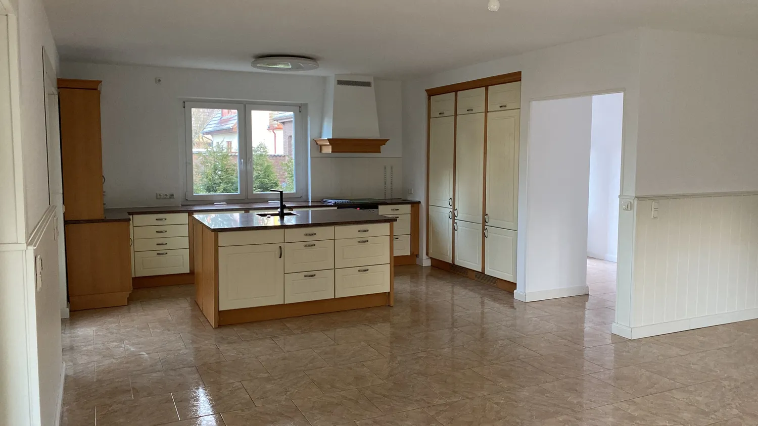 4 Zimmer Wohnung mit 135 m² in Hamburg – Bild 1