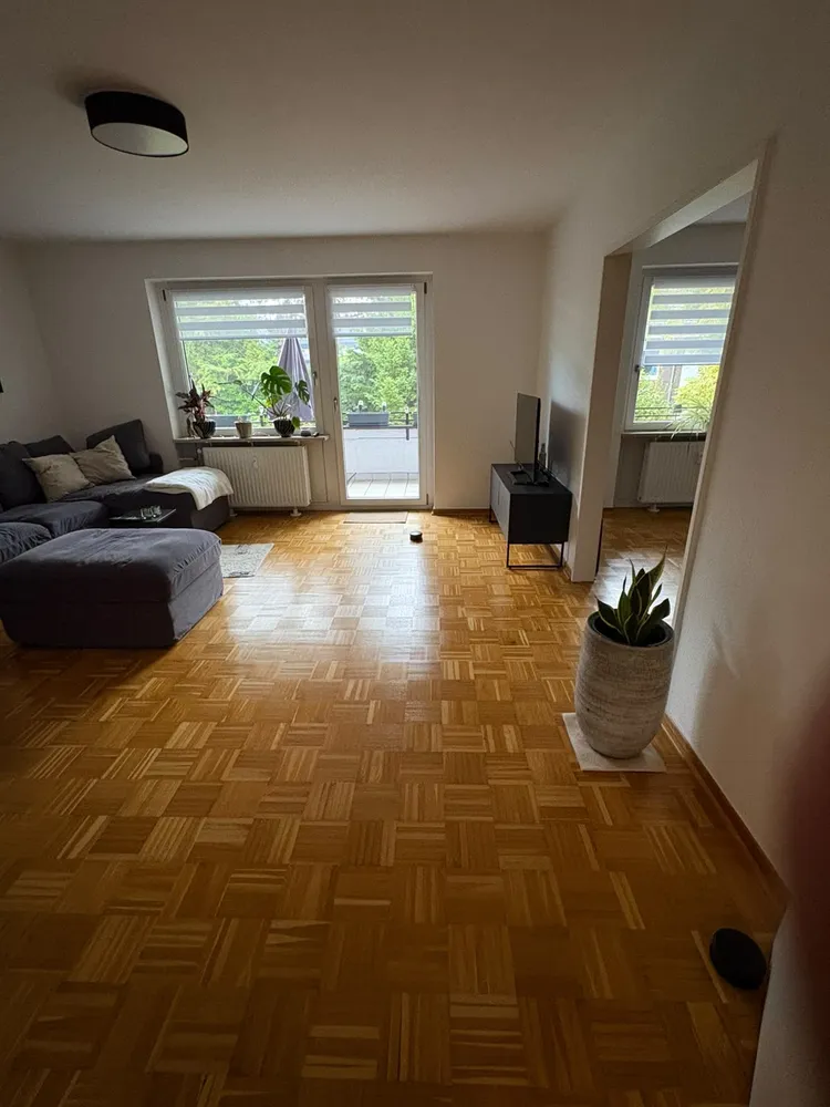 2 Zimmer Wohnung mit 83 m² in Düsseldorf – Bild 1