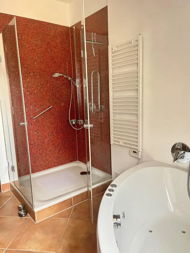 5 Zimmer Wohnung mit 264 m² in Regensburg – Bild 9