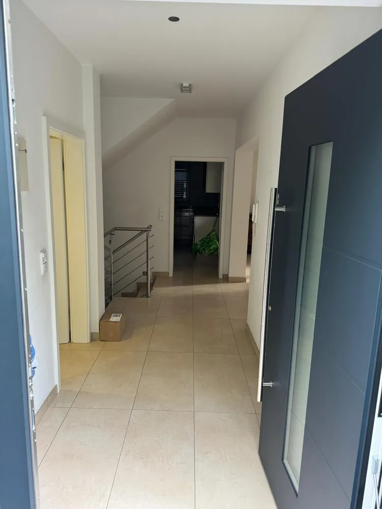 4 Zimmer Wohnung mit 151 m² in Wiesbaden – Bild 2